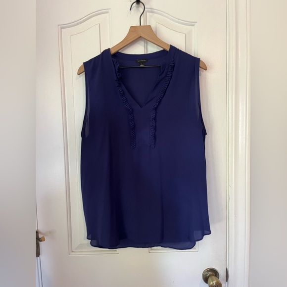 Ann Taylor | Navy Blue Sleeveless Blouse w. Ruffle Embelishment on Front XL - Picture 2 of 8